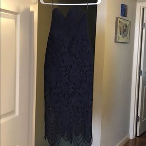 Bodycon lace dress size US 2. Color is navy